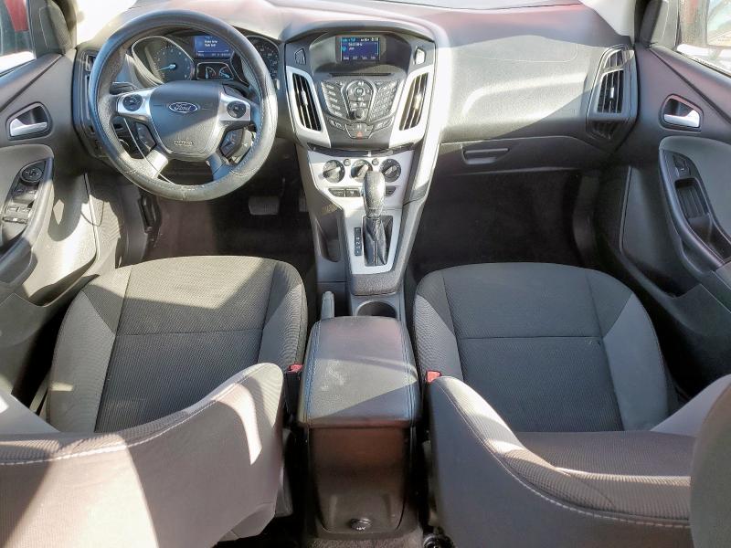  FORD FOCUS 2013 Czerwony