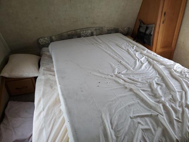 2004 TERRY TRAVEL TRA  