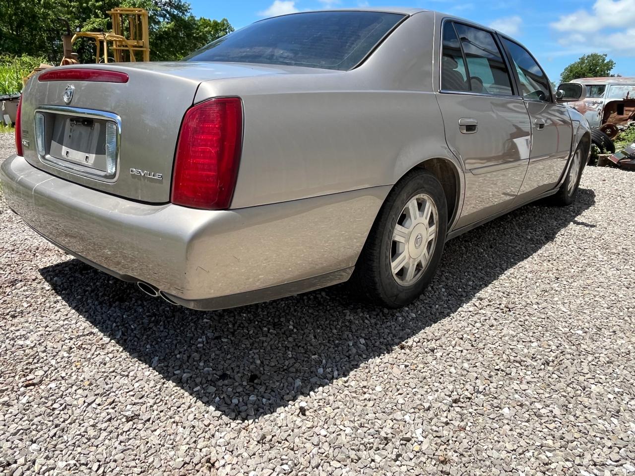 2004 Cadillac Deville VIN: 1G6KD54YX4U142691 Lot: 63275095