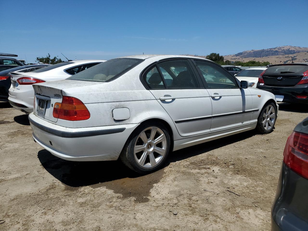 BMW 3 SERIES 2003 VIN WBAET37403NJ37225 photo 3