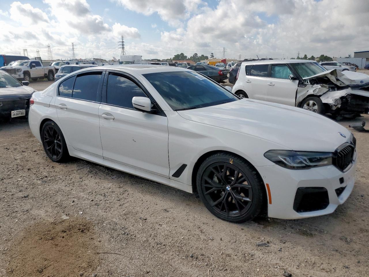 BMW 5 SERIES 2022 VIN WBA53BH03NCJ21136 фото 4