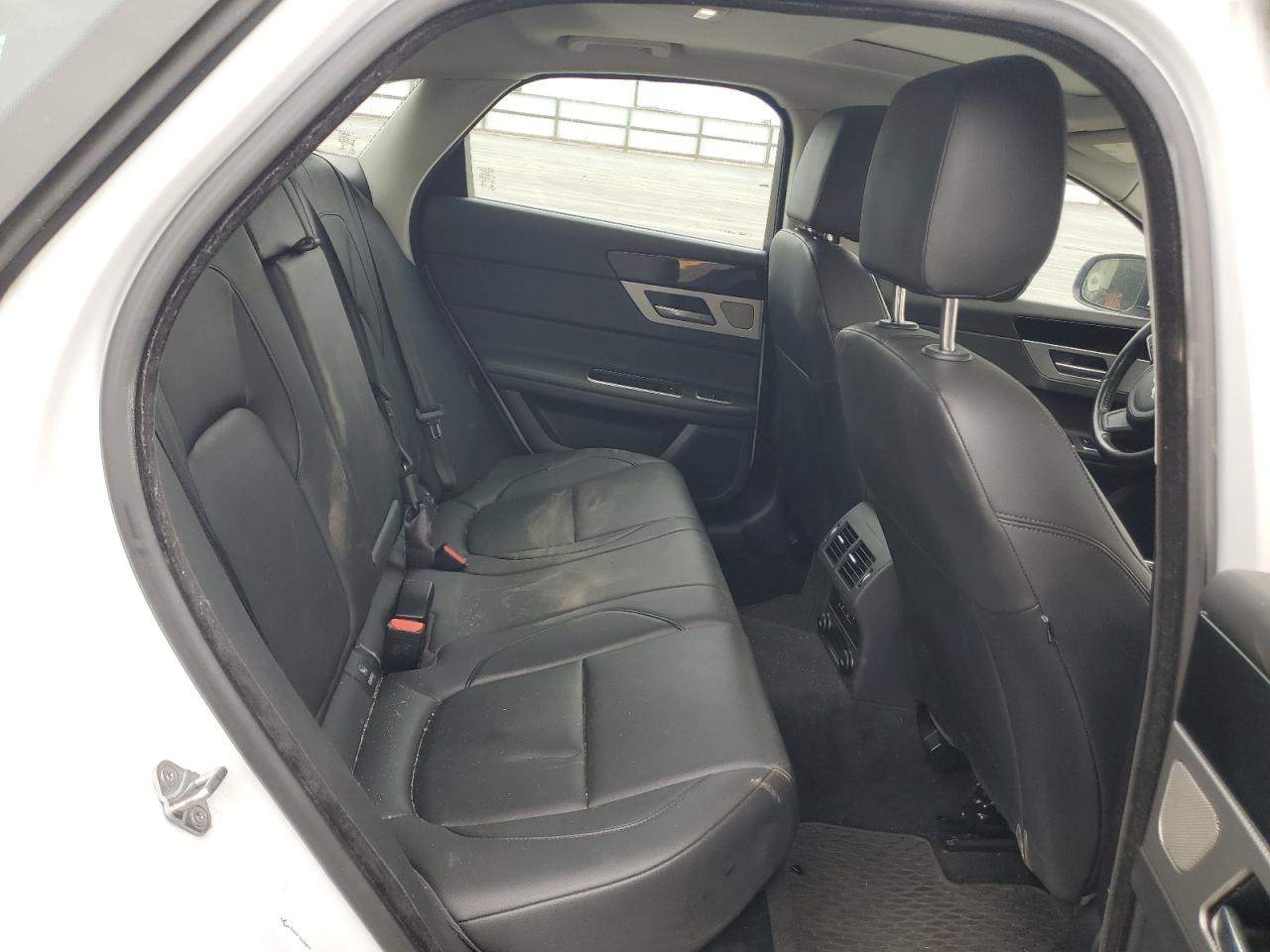 2018 Jaguar Xf Premium VIN: SAJBJ4FNXJCY56259 Lot: 61969825