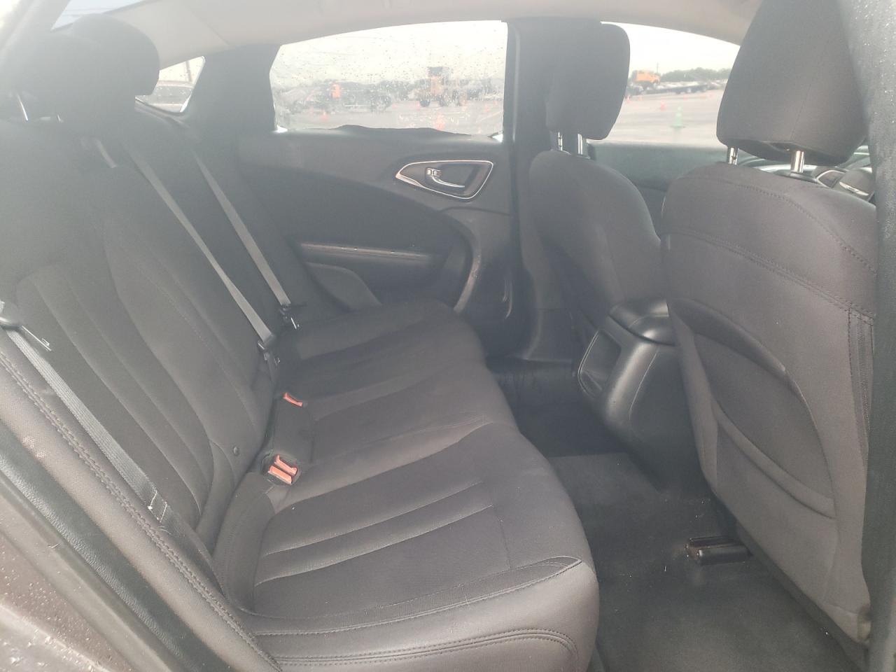 2015 Chrysler 200 Limited VIN: 1C3CCCAB3FN590202 Lot: 61070005