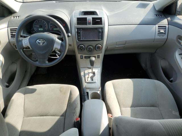 Sedans TOYOTA COROLLA 2013 Srebrny
