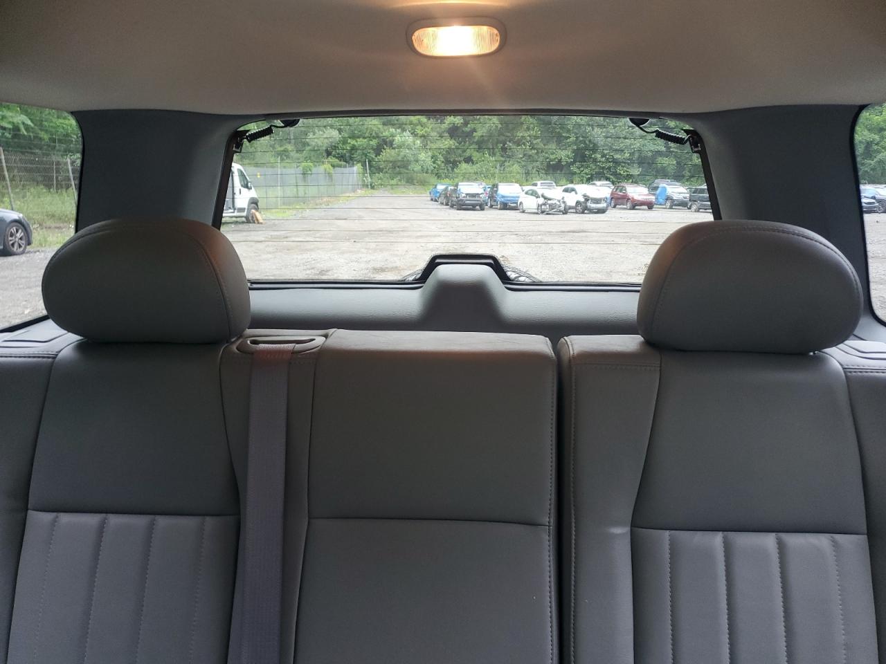 JEEP LIBERTY 2005 VIN 1J8GL58K95W626135 zdjęcie 10