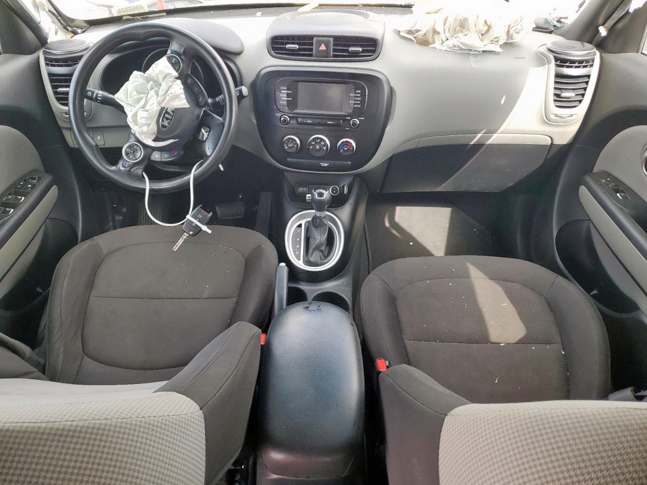 KIA SOUL 2017 VIN KNDJN2A20H7476172 photo 8