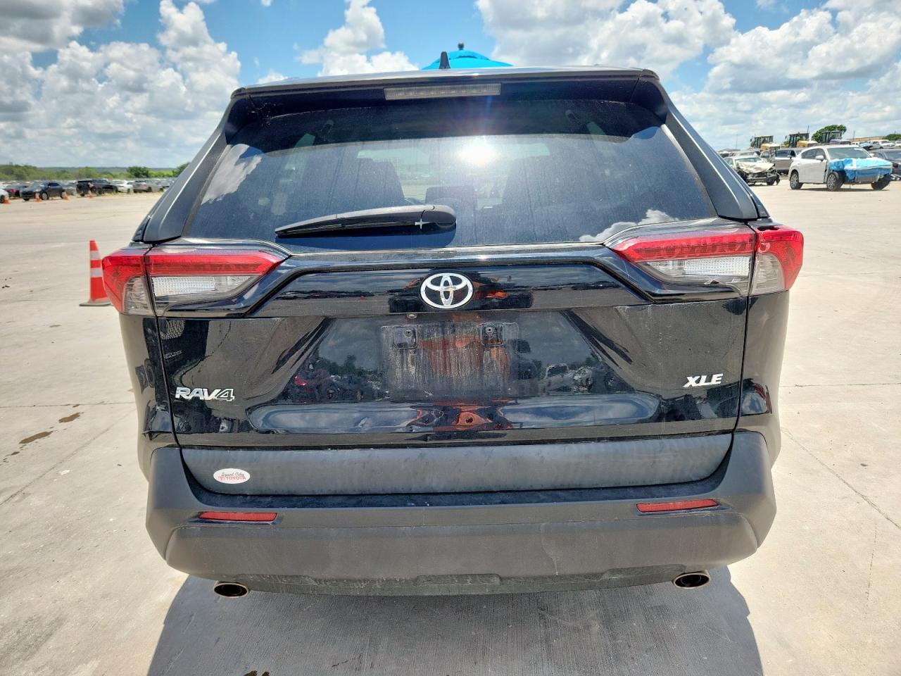 2021 Toyota Rav4 Xle VIN: 2T3W1RFV4MC133989 Lot: 61653925