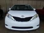 2011 Toyota Sienna Le იყიდება Madisonville-ში, TN - Side
