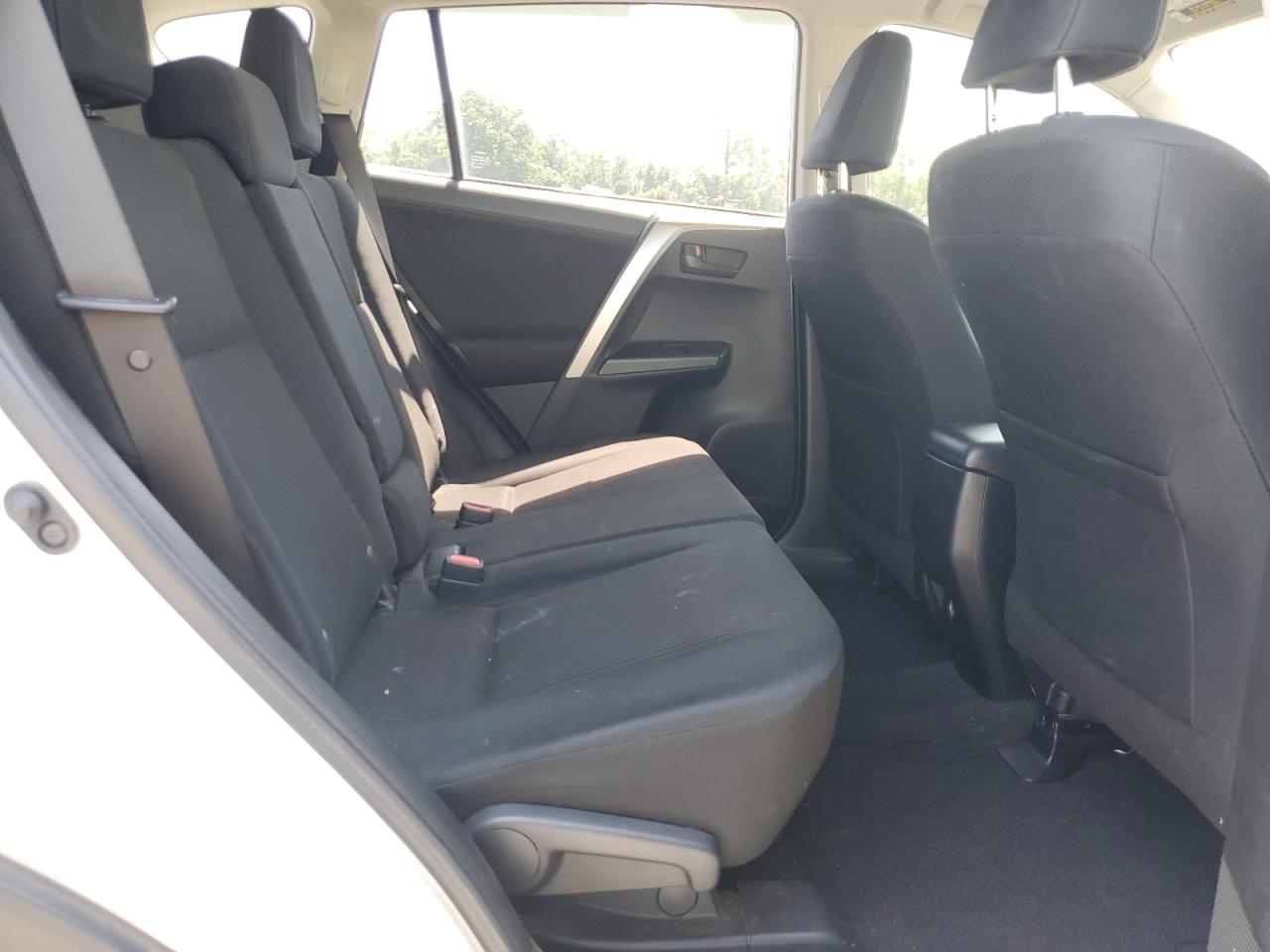 2017 Toyota Rav4 Le VIN: JTMZFREV8HJ138776 Lot: 62880175