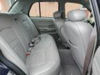 2001 Ford Crown Victoria Lx იყიდება Elgin-ში, IL - Front End