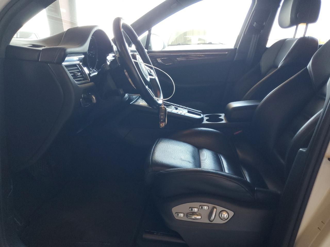 2016 Porsche Macan Turbo VIN: WP1AF2A51GLB94537 Lot: 59845265