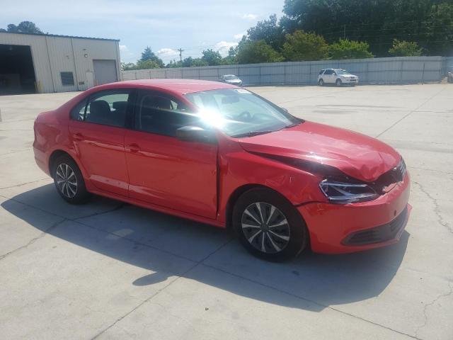 Sedans VOLKSWAGEN JETTA 2014 Czerwony