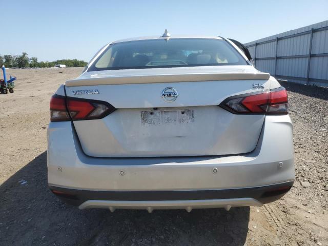  NISSAN VERSA 2020 Серебристый