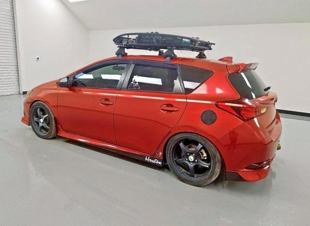 Хэтчбеки TOYOTA SCION 2016 Красный