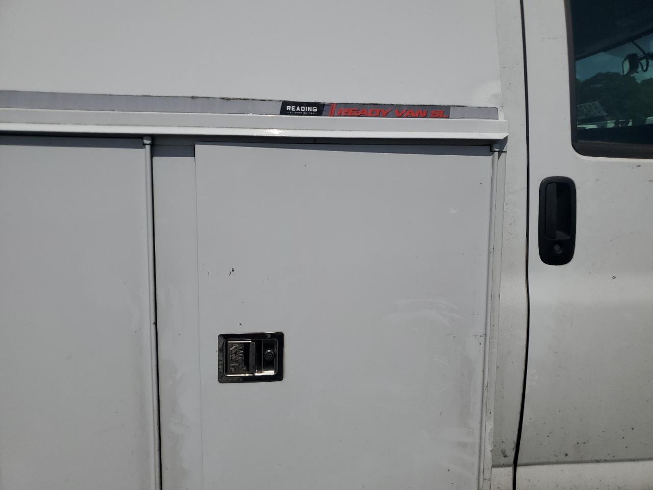 2017 GMC Savana Cutaway G3500 VIN: 1GD07RFG1H1338447 Lot: 61438265