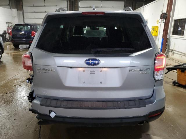  SUBARU FORESTER 2017 Srebrny