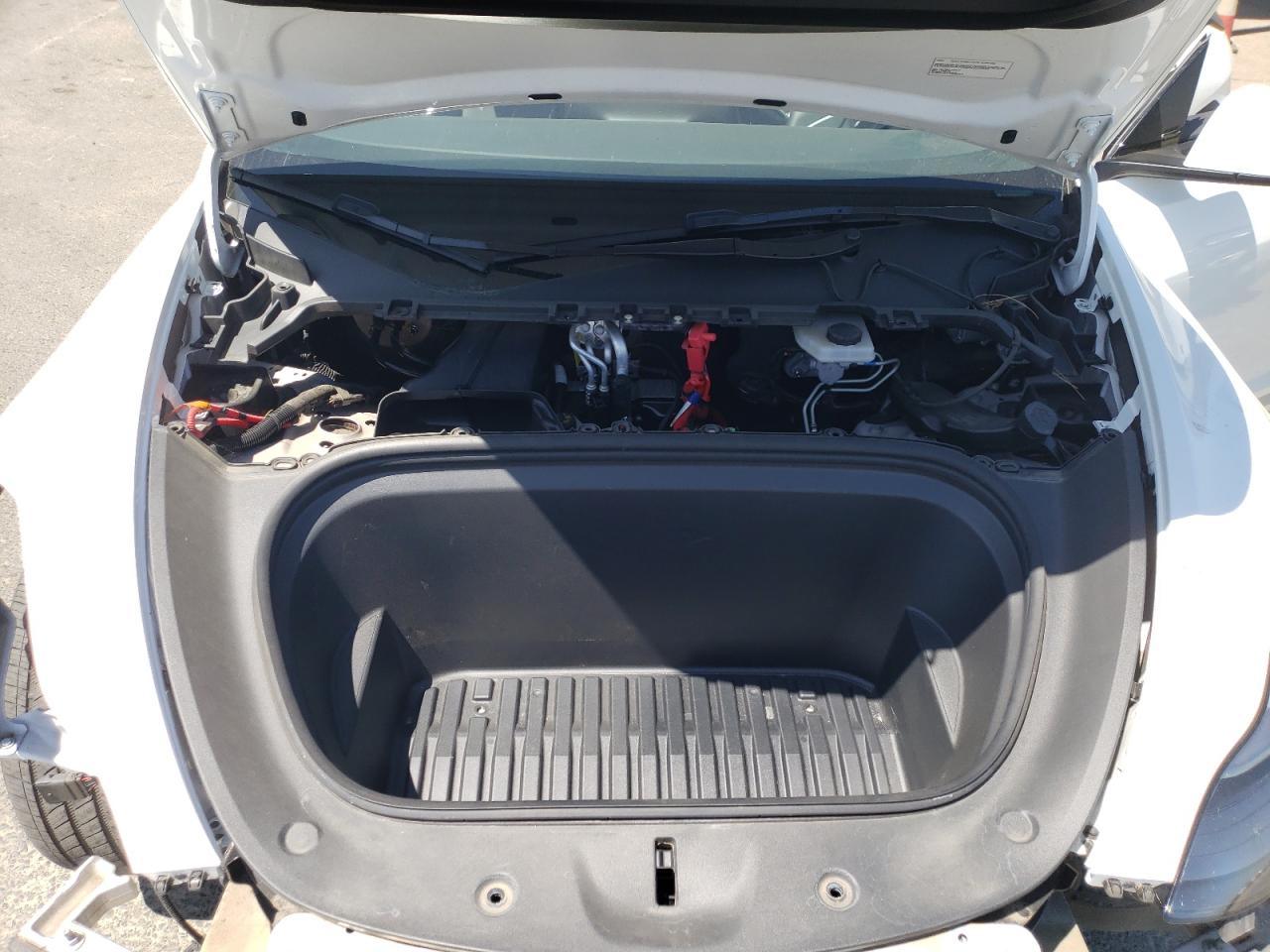 2023 Tesla Model Y VIN: 7SAYGDEE0PF637947 Lot: 61927575