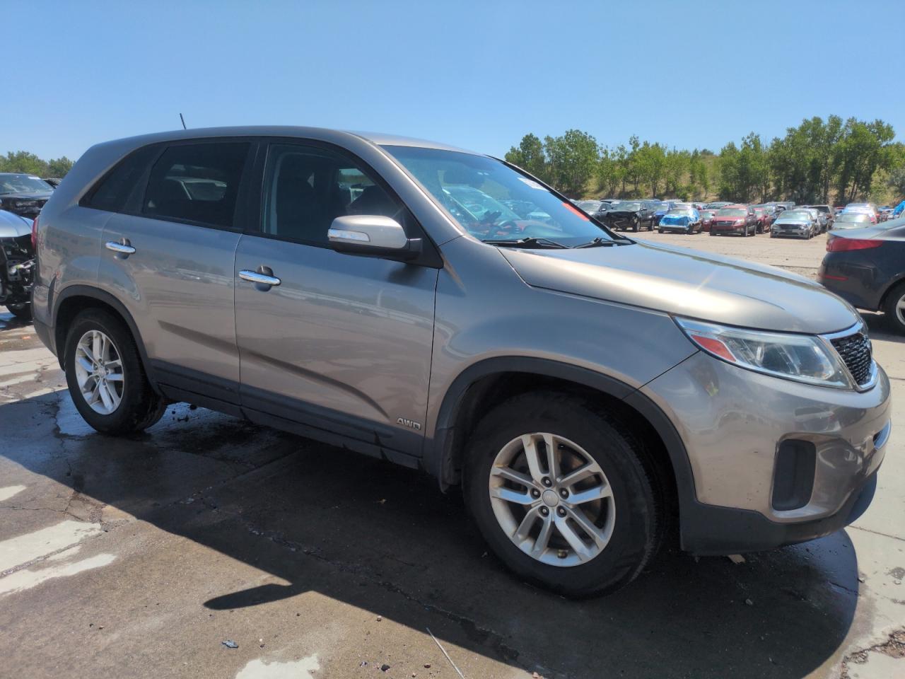 KIA SORENTO 2015 VIN 5XYKTCA66FG640611 фото 4