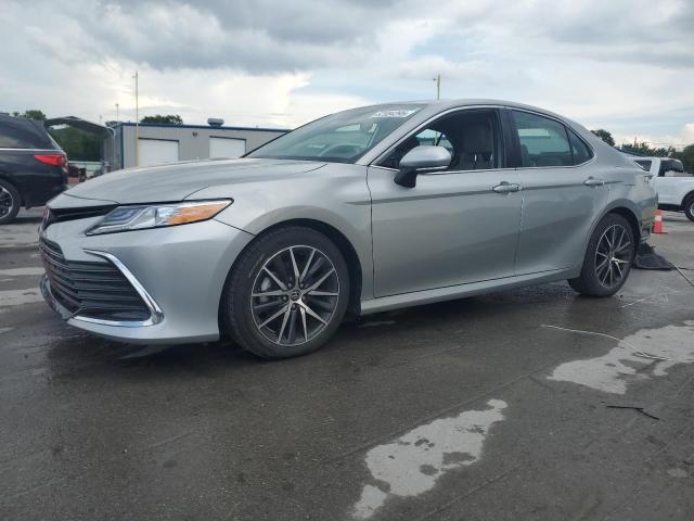 TOYOTA CAMRY XLE 2021