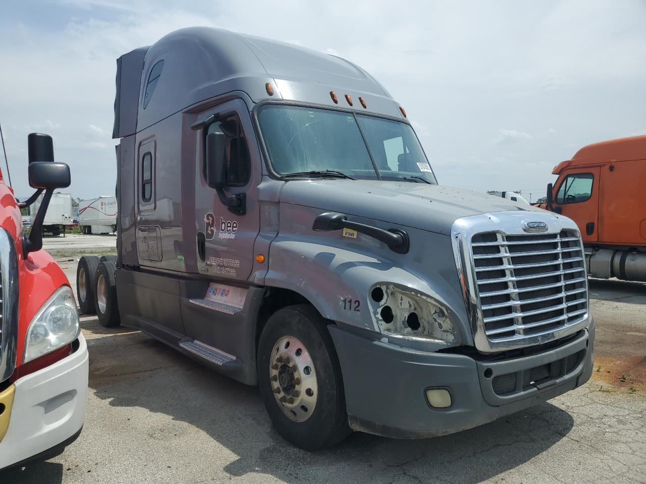 2016 Freightliner Cascadia 125 Semi Truck for Sale in Dyer, IN - All Over
