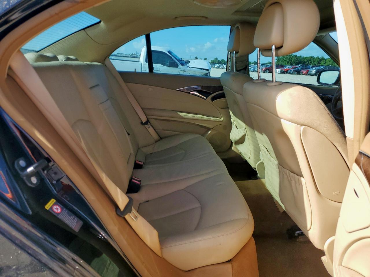 MERCEDES-BENZ E-CLASS 2009 VIN WDBUF56X99B423077 photo 10