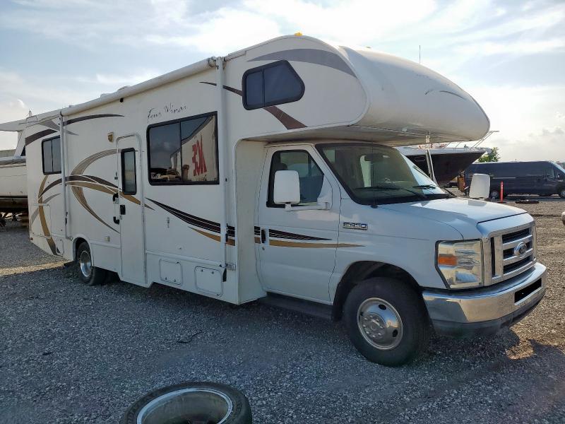 2013 Ford Econoline E450 Super Duty Cutaway Van