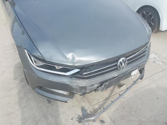 2015 VOLKSWAGEN PASSAT SE