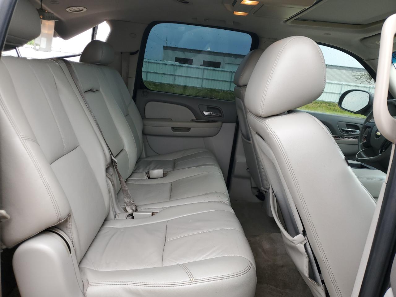 2010 Chevrolet Suburban K1500 Lt VIN: 1GNUKJE39AR137057 Lot: 62516505