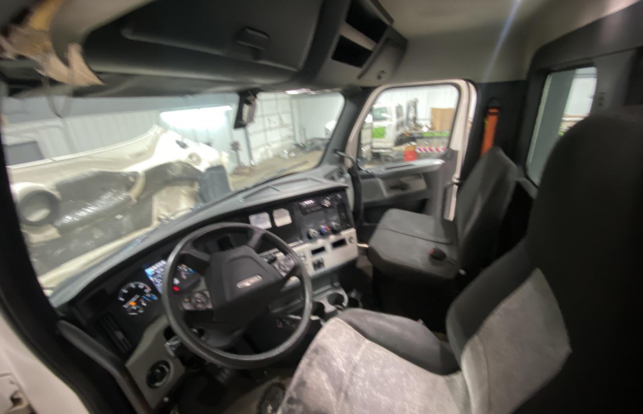 FREIGHTLINER ALL OTHER 2020 VIN 1FUJHTDV2LLKZ2363 фото 9