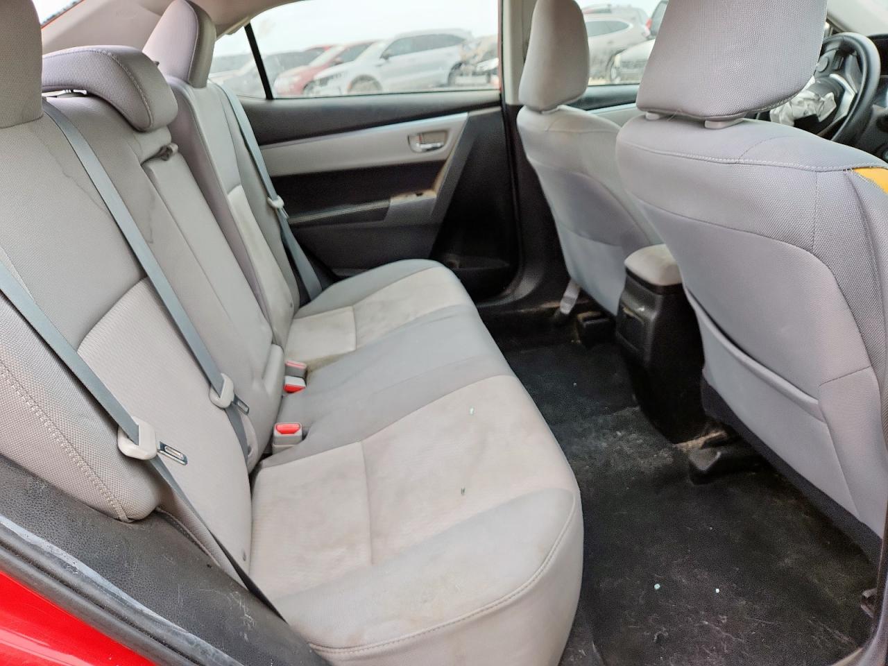 2015 Toyota Corolla L VIN: 5YFBURHE7FP281164 Lot: 62679235