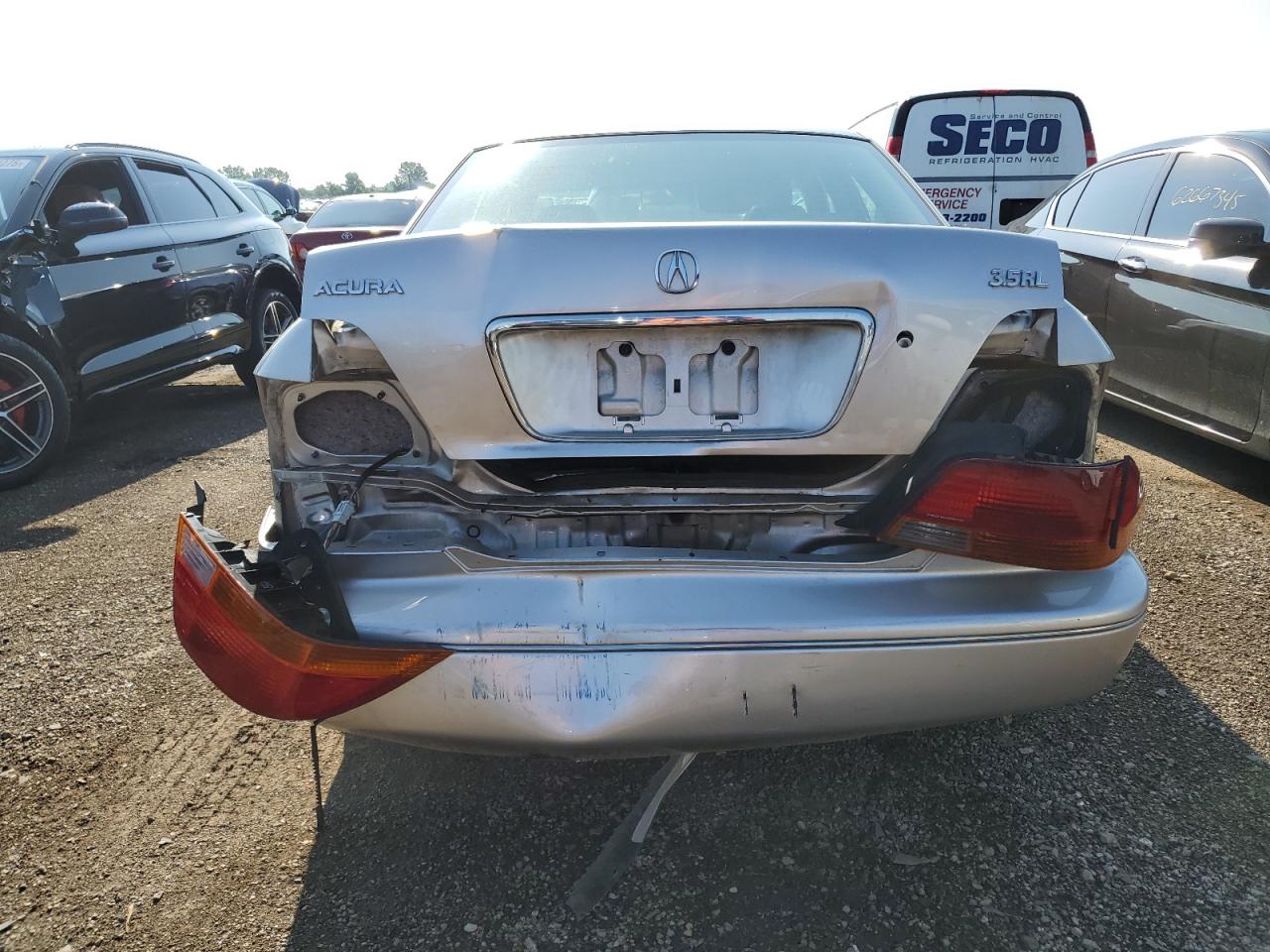 1998 Acura 3.5Rl VIN: JH4KA9657WC004758 Lot: 62400555