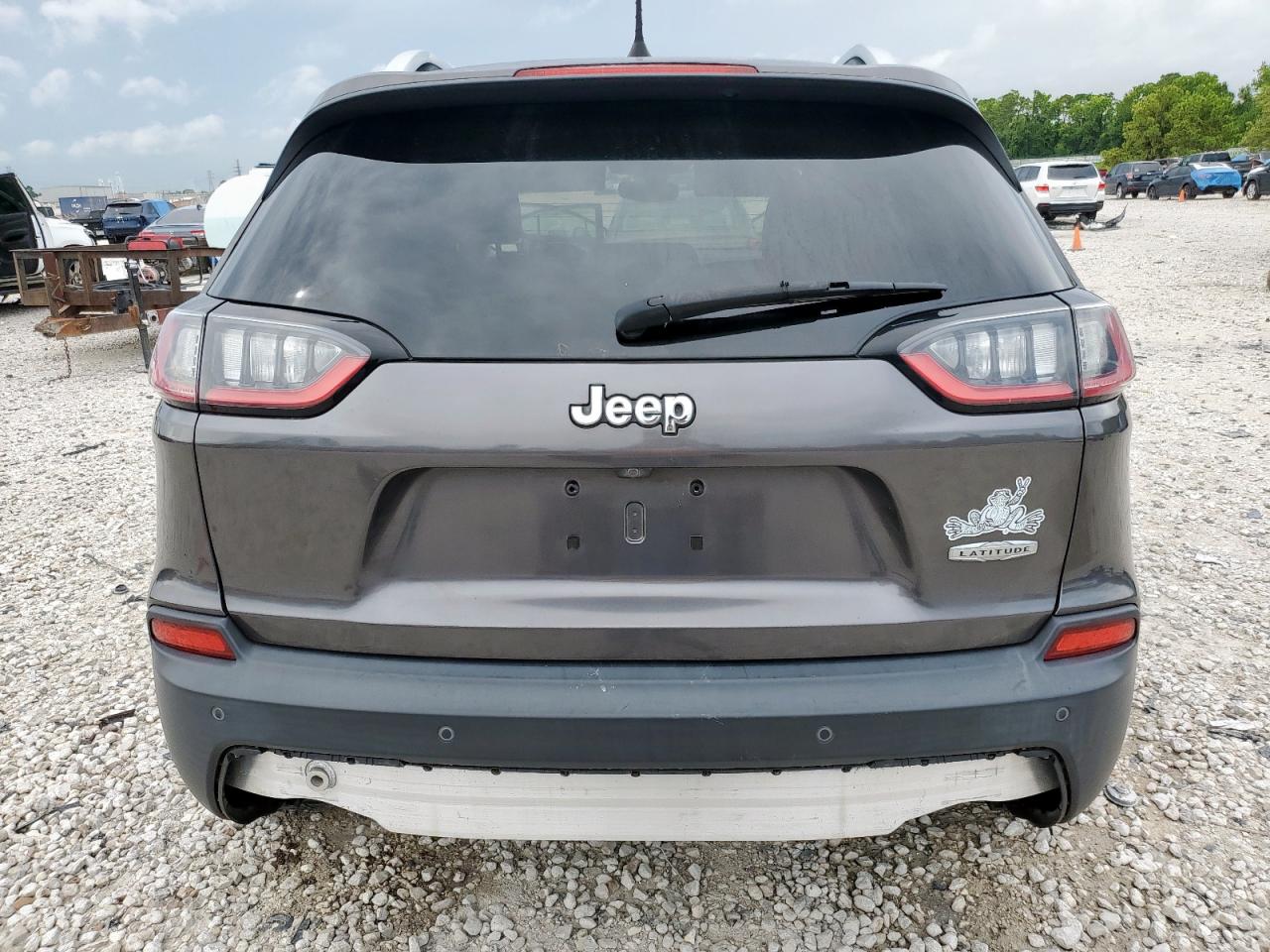 2019 Jeep Cherokee Latitude Plus VIN: 1C4PJLLB2KD307904 Lot: 61625565