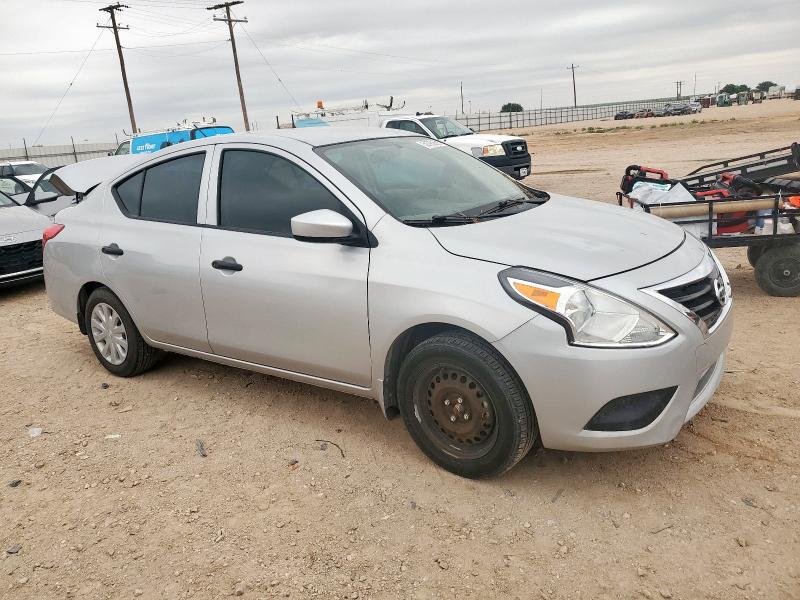  NISSAN VERSA 2019 Серебристый