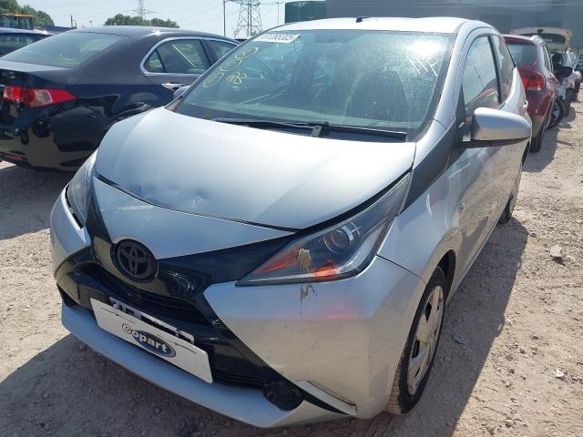 TOYOTA AYGO X-PLA 2015