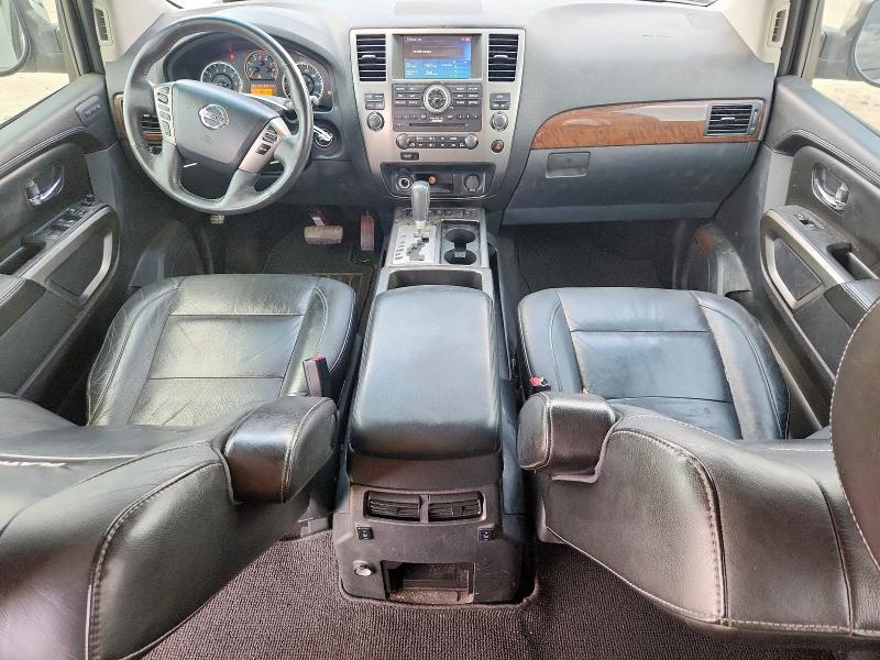  NISSAN ARMADA 2015 Серебристый