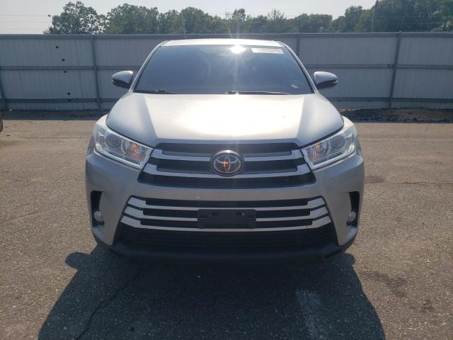  TOYOTA HIGHLANDER 2018 Silver
