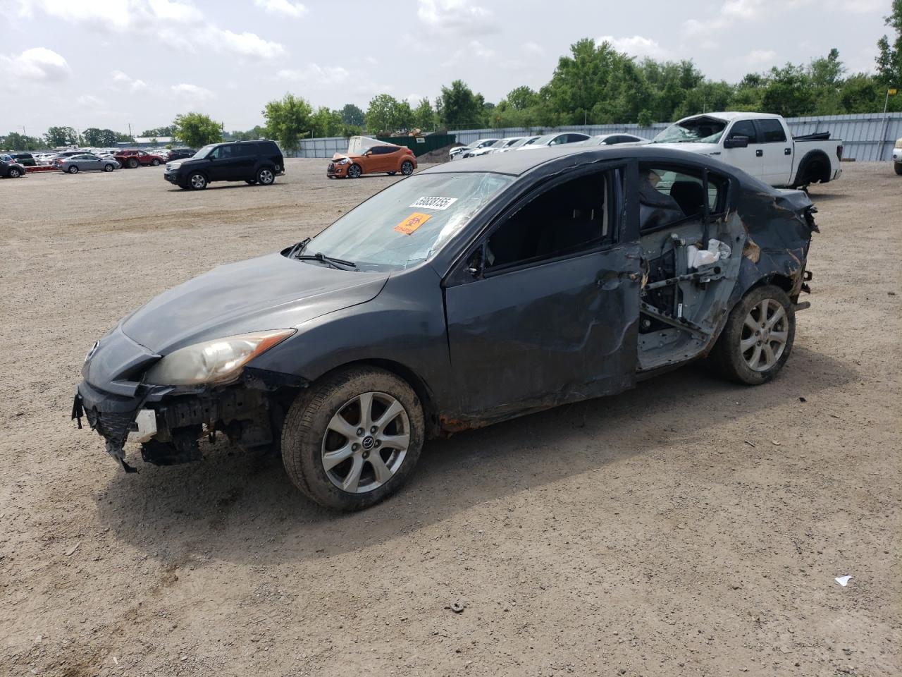 2011 Mazda 3 I იყიდება London-ში, ON - Front End