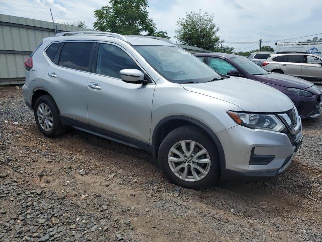  NISSAN ROGUE 2018 Srebrny