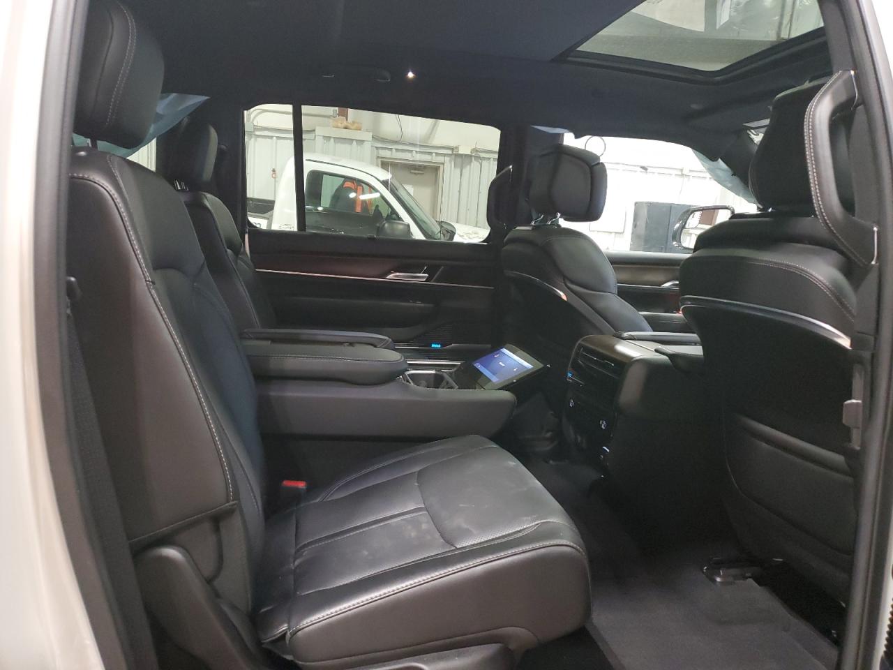 2022 Jeep Grand Wagoneer Series I VIN: 1C4SJVEJ2NS180968 Lot: 61053895