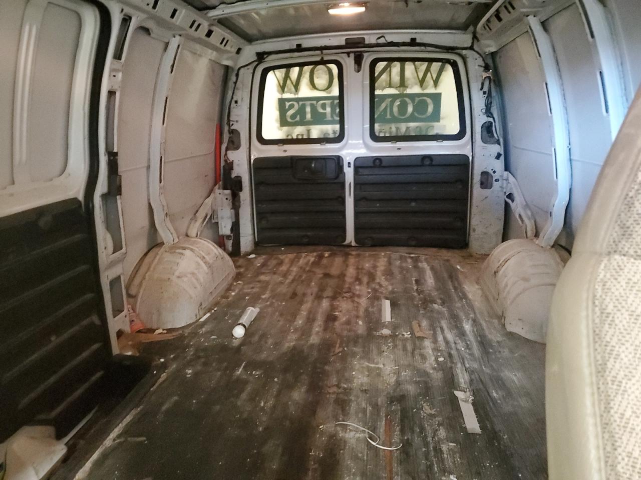 CHEVROLET EXPRESS 2009 VIN 1GCFG15X391139337 zdjęcie 10