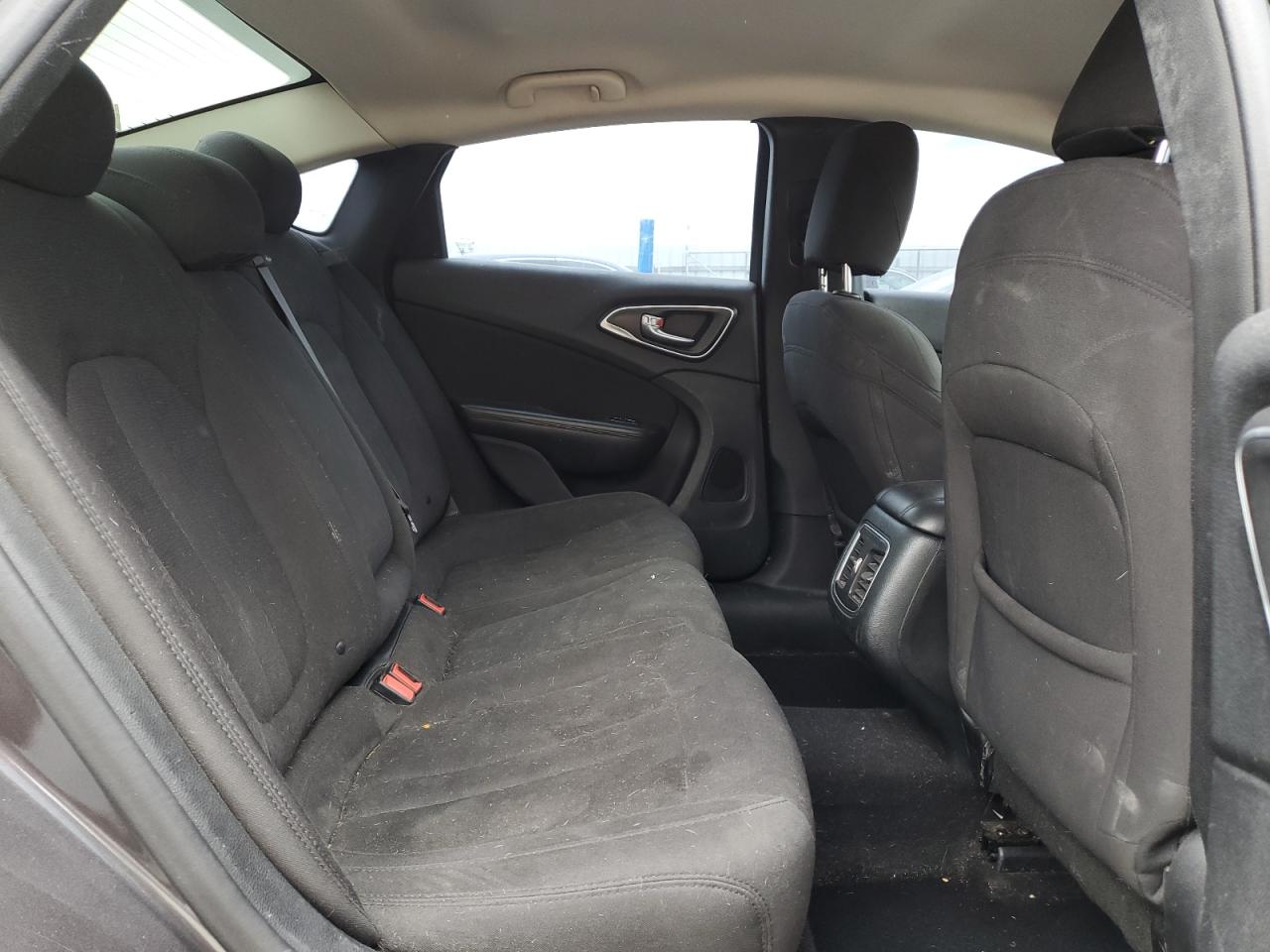 2015 Chrysler 200 Limited VIN: 1C3CCCAB9FN555177 Lot: 62967555