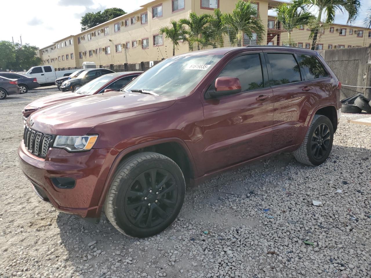2017 Jeep Grand Cherokee Laredo for Sale in Opa Locka, FL - Minor Dent/Scratches