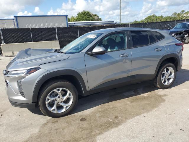  CHEVROLET TRAX 2024 Srebrny