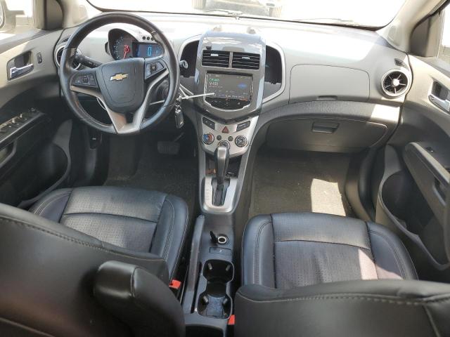 Hatchbacks CHEVROLET SONIC 2015 Biały