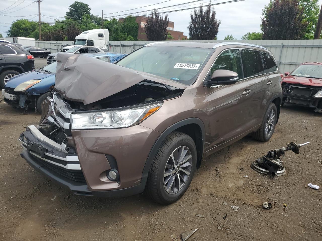 2017 Toyota Highlander Se na sprzedaż w New Britain, CT - Front End