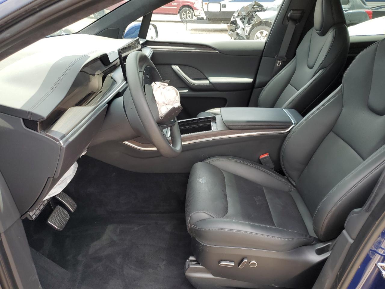 2024 Tesla Model X VIN: 7SAXCDE52RF437985 Lot: 62547715