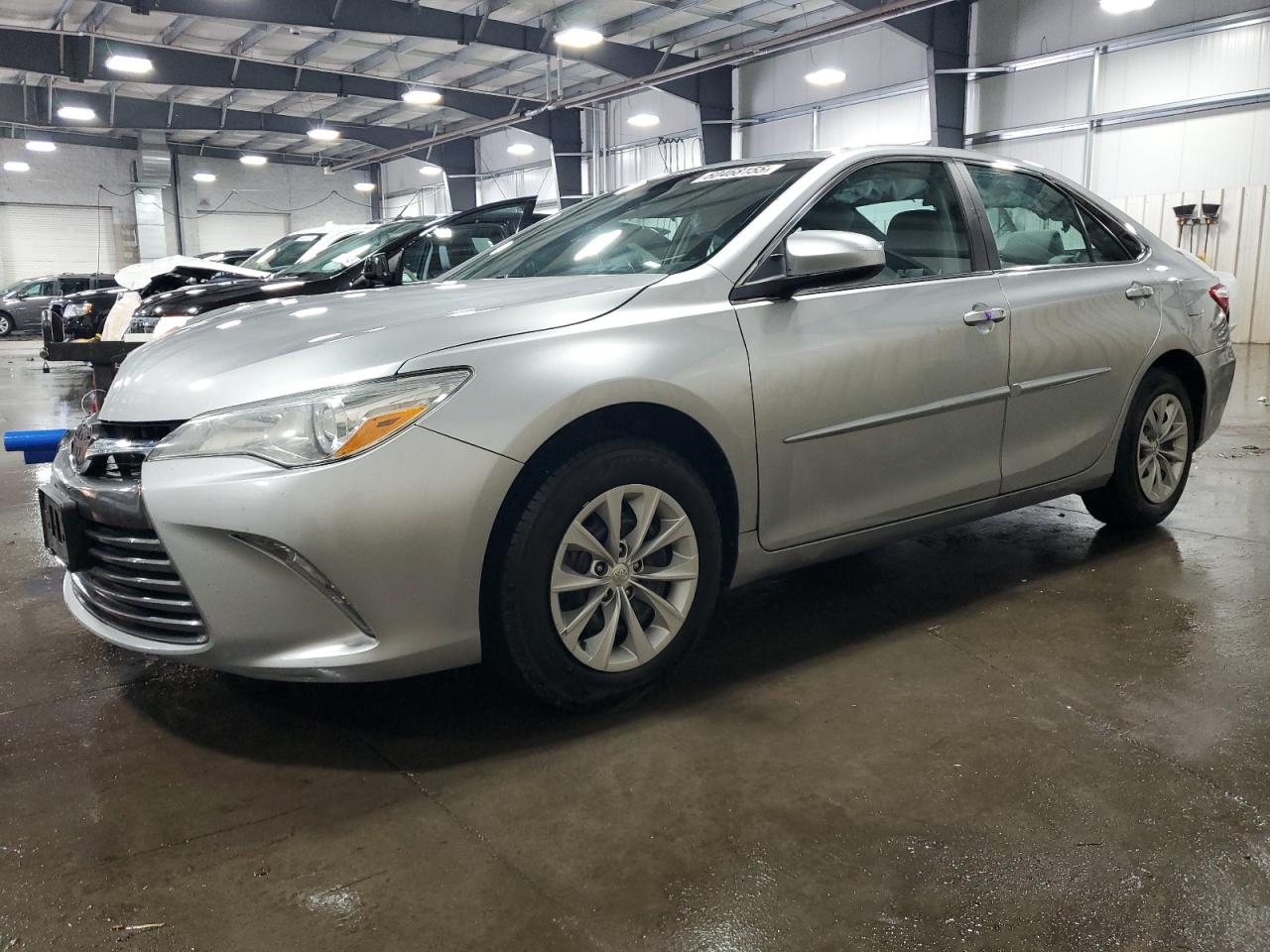 2015 Toyota Camry Le for Sale in Ham Lake, MN - Front End