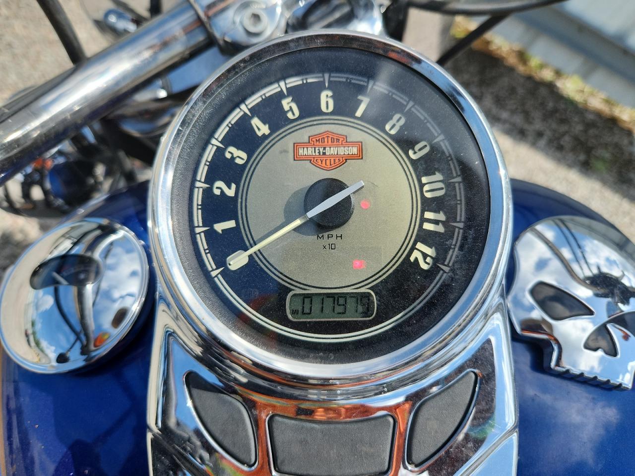 2017 Harley-Davidson Flstc Heritage Softail Classic VIN: 1HD1BWV11HB023563 Lot: 63021755