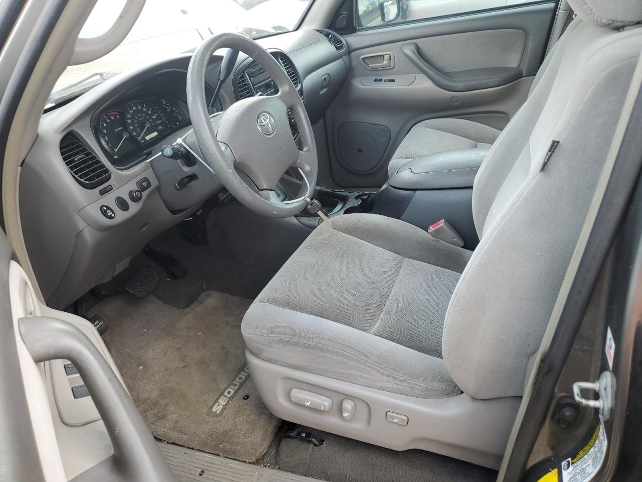 2005 Toyota Sequoia Sr5 VIN: 5TDZT34A55S258277 Lot: 61804805