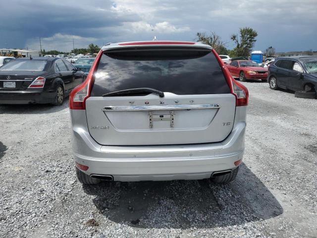  VOLVO XC60 2017 Srebrny